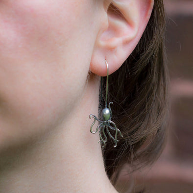 over-dramatic-genius-octopus-silver-dangly-earrings-1