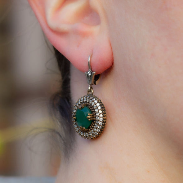 Milgrain Lover Emerald Green Silver Dangly Earrings-model