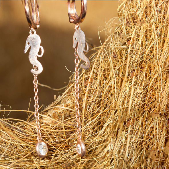 dancing-lover-seahorses-rose-gold-plated-dangly-silver-earrings-2